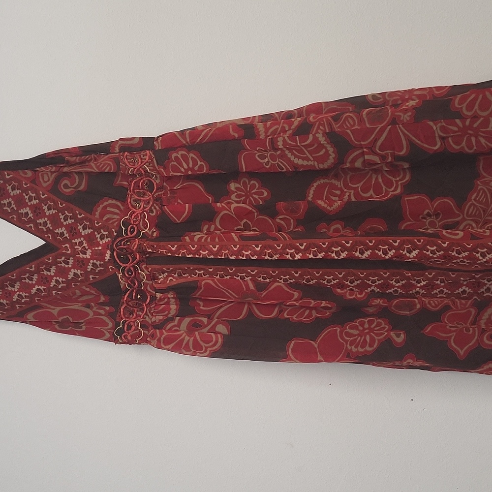Studio 1 dress with floral patterns